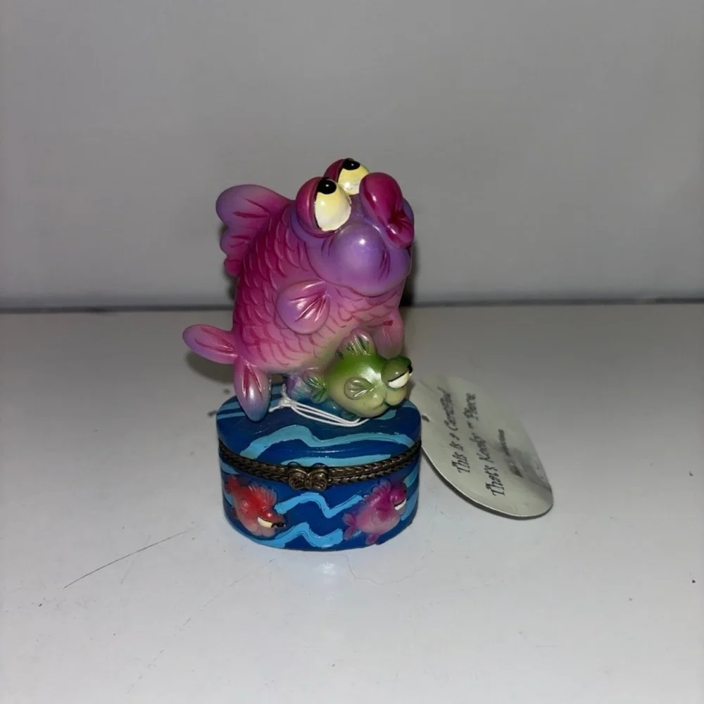 NWT That's Kooky FISH Trinket Box Big Lips and Eyes Purple and Green Fish Blue